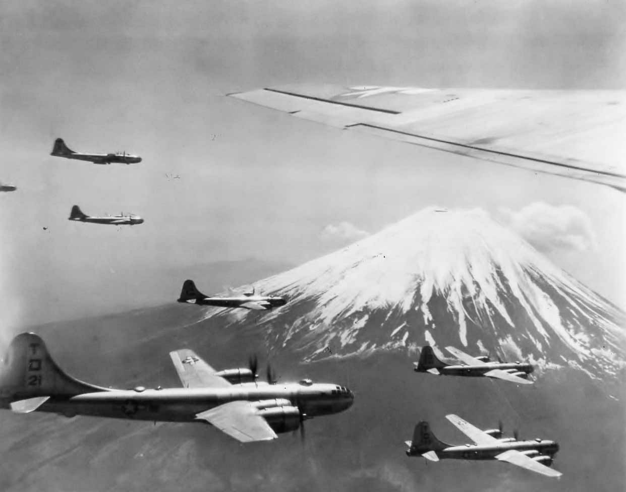 B-29_468th_Bomb_Group_Bombers_Flying_Over_Mount_Fuji_Japan