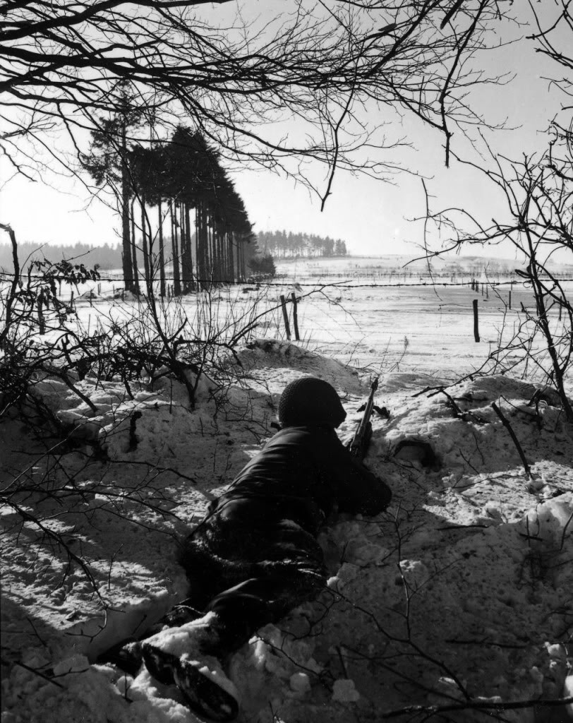 soldier in snow Bastogne