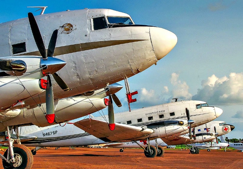 Will the Douglas C-47/ Dakota forever fly or soon die?